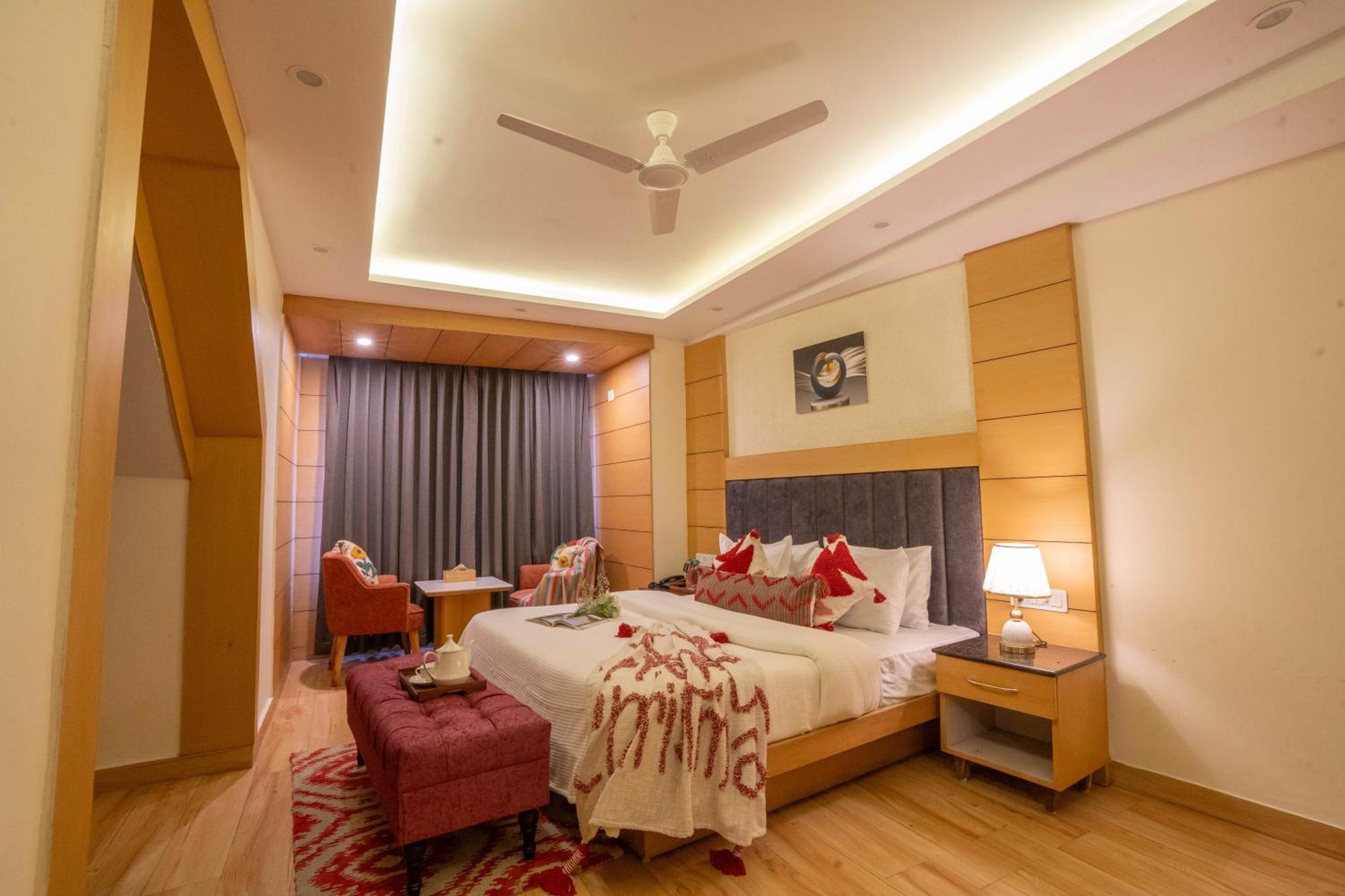 Perfectstayz Premium At Mall Road 穆索里 外观 照片