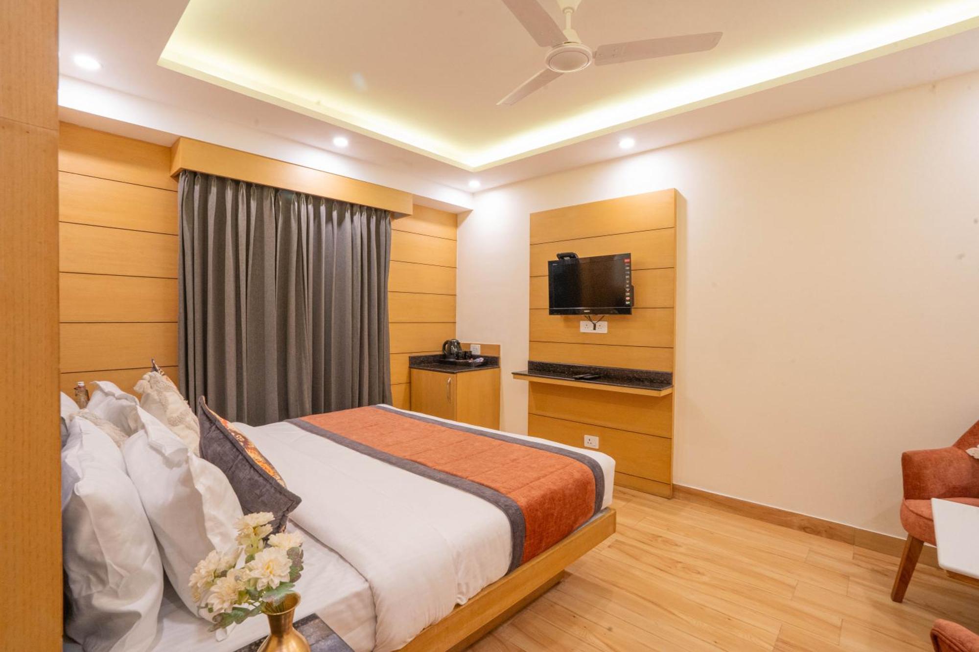 Perfectstayz Premium At Mall Road 穆索里 外观 照片