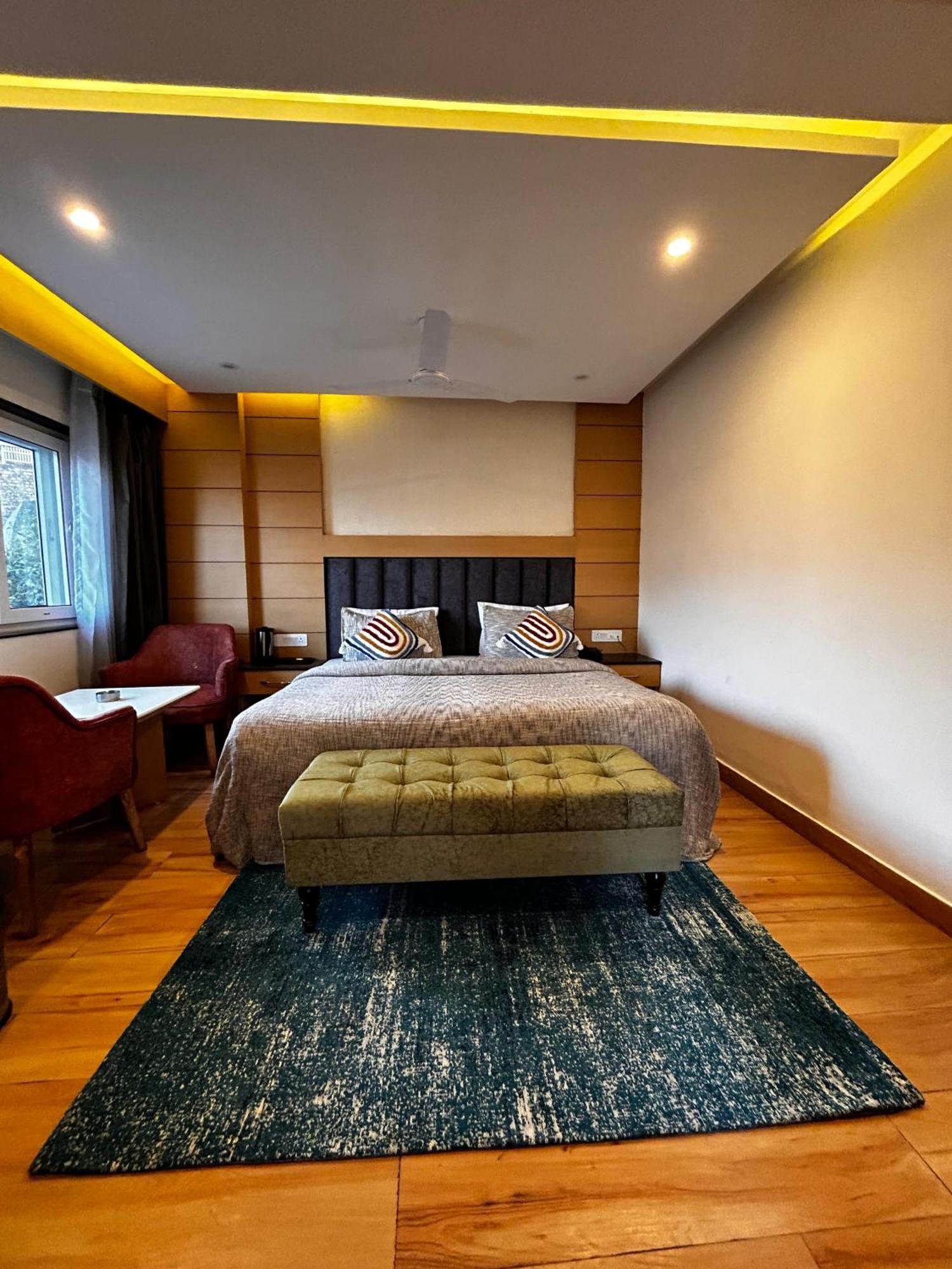 Perfectstayz Premium At Mall Road 穆索里 外观 照片