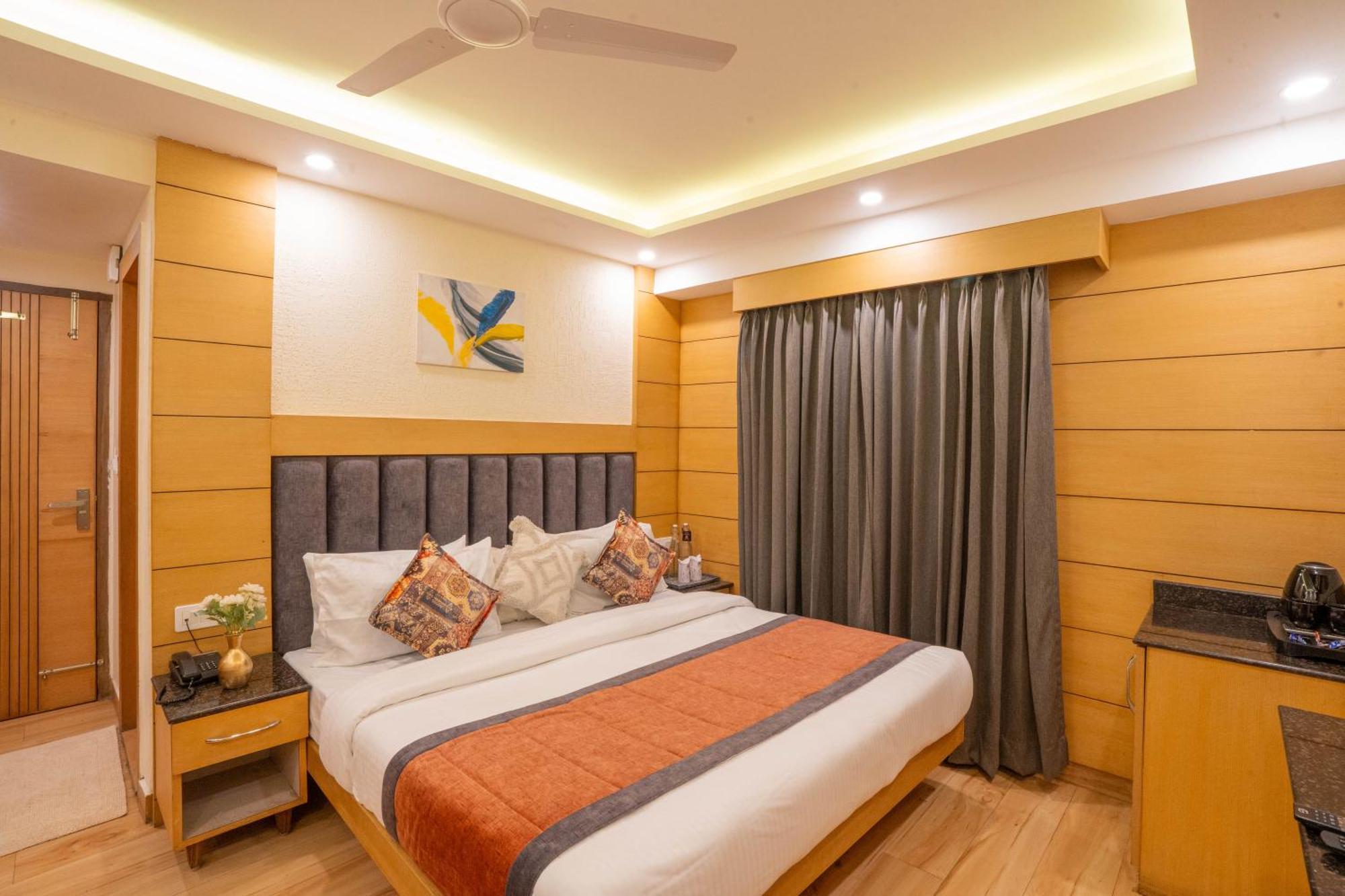 Perfectstayz Premium At Mall Road 穆索里 外观 照片