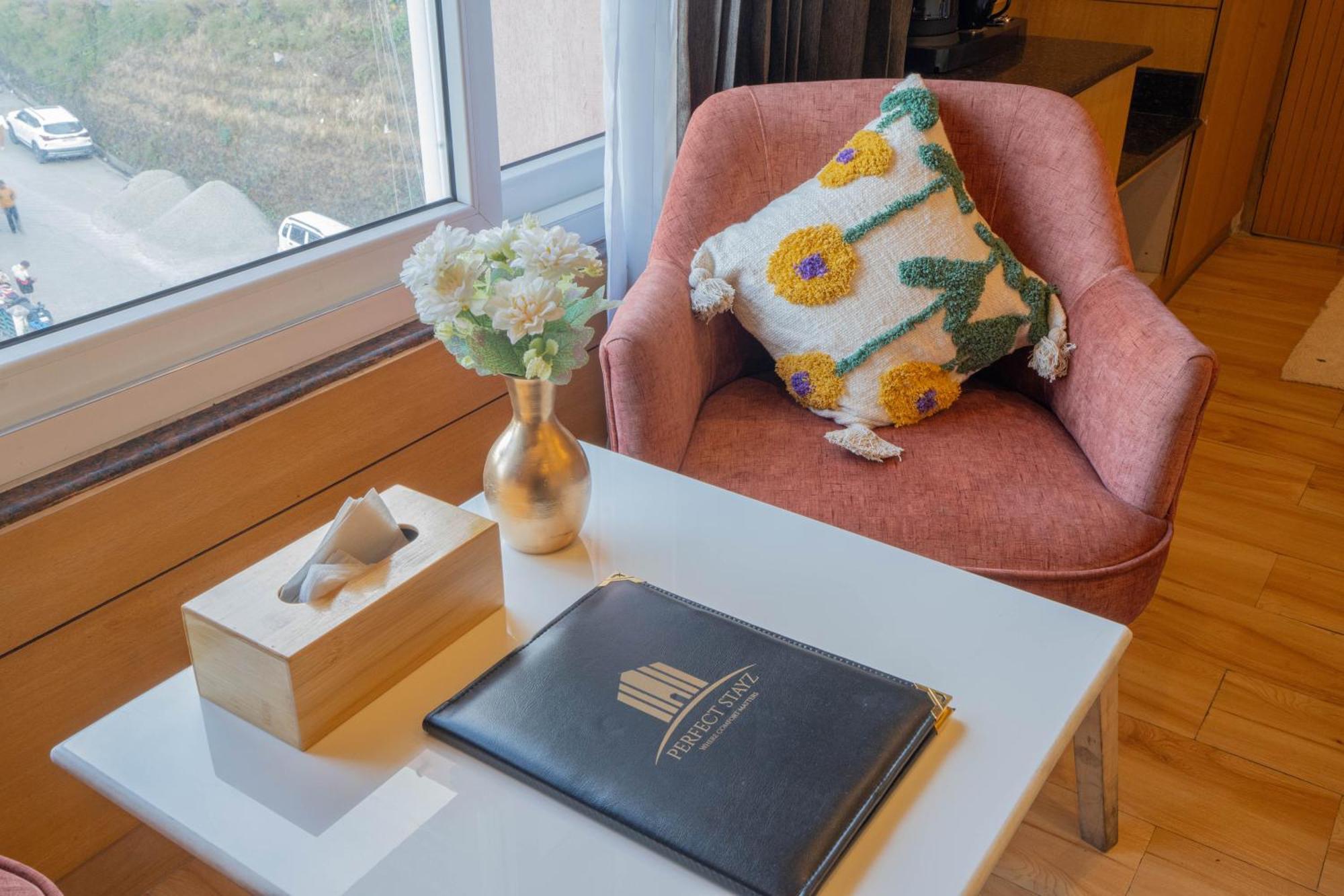 Perfectstayz Premium At Mall Road 穆索里 外观 照片