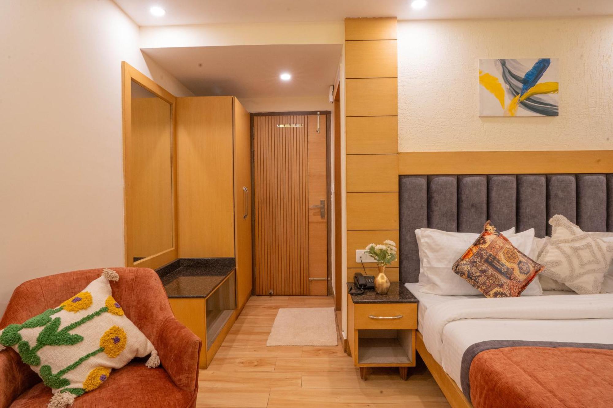 Perfectstayz Premium At Mall Road 穆索里 外观 照片